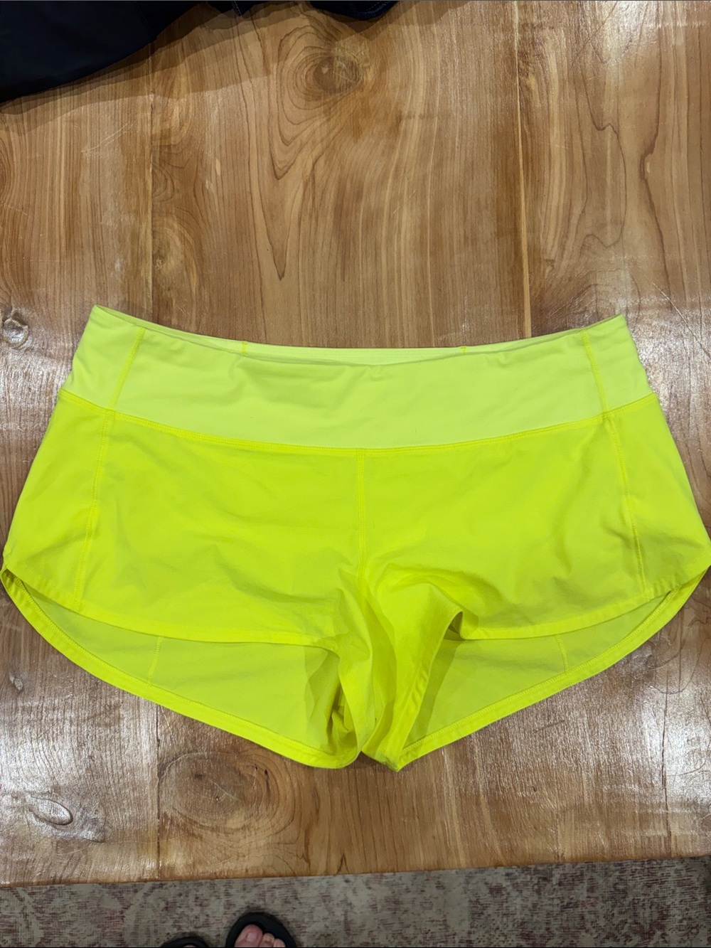 lululemon Neon Lemon Yellow Workout Shorts - Speed UP LR 2.5” Lined
